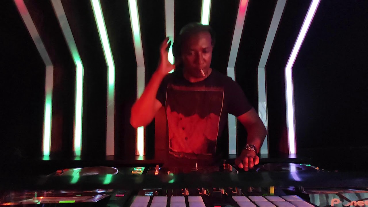 DJ Murphy Live Stream at D.edge
