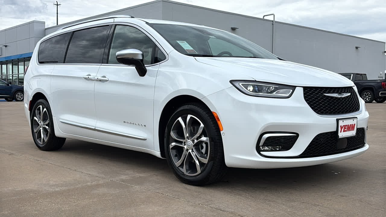 2026 Chrysler Pacifica Pinnacle Galesburg, Burlington, Peoria, Kewanee, Moline IL
