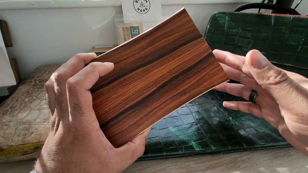 How to Keep Your Cigars Fresh and Protected with the Santos Rosewood & Ziricote Travel Humidor