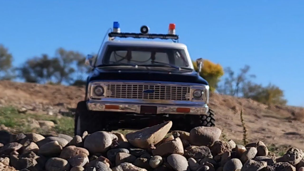 The Rc Sheriff Suburban conversion from Axial Basecamp! 
