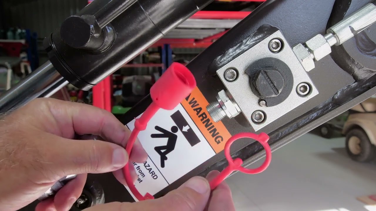 UHI - Hydraulic Quick Connect Couplers for the UME 12 Mini Excavator