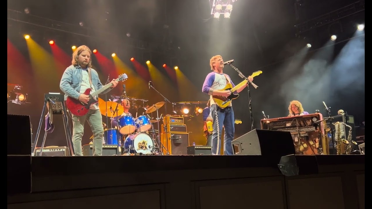 Sturgill Simpson “A Good Look” w/ “Lay Down Sally” Las Vegas 4/27