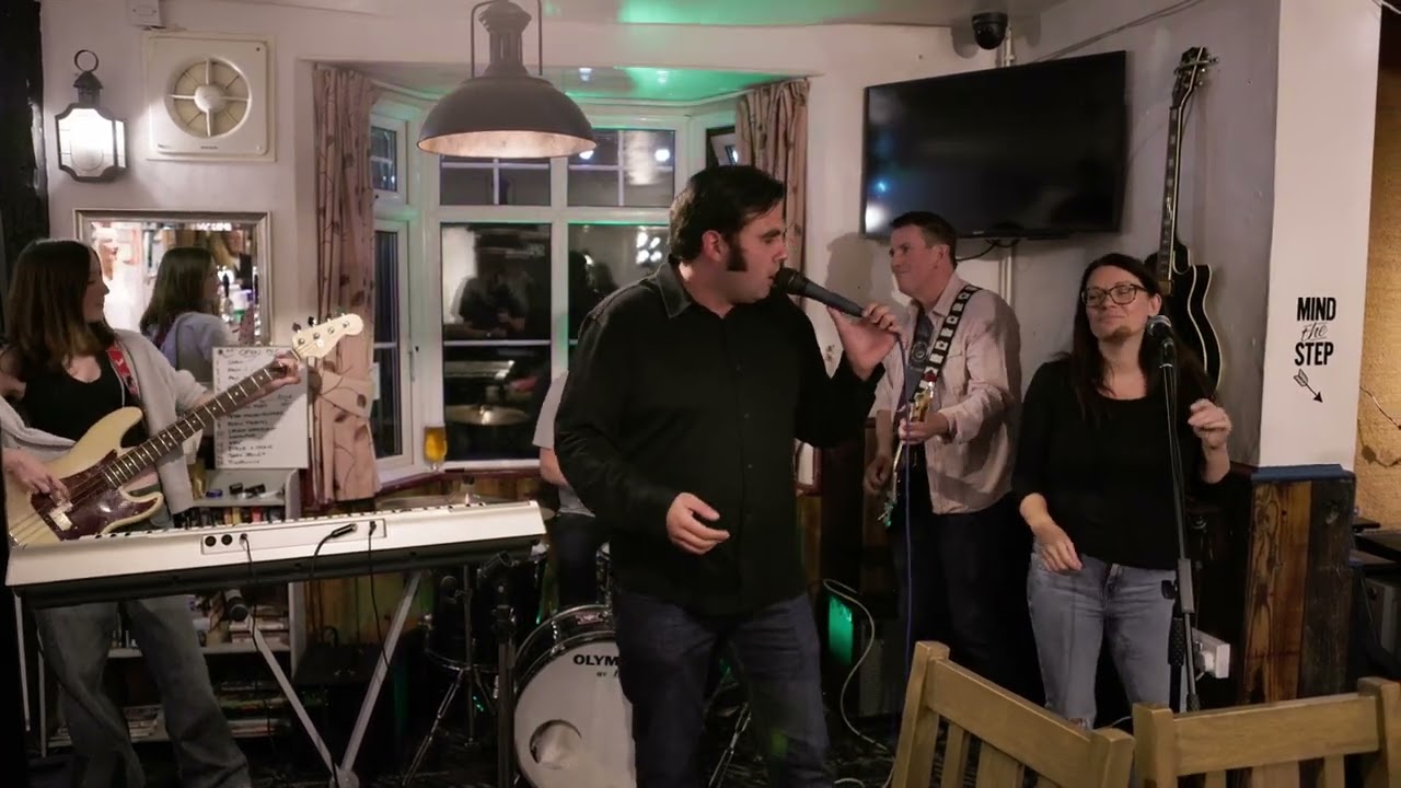Danny sings Burning Love