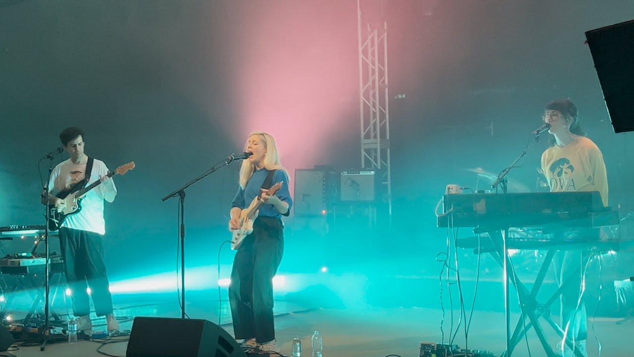 Alvvays - Ones Who Love You - live in Austin