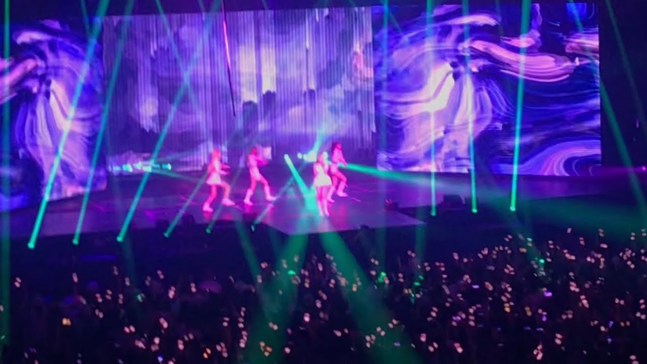 WHISTLE @ BLACKPINK Paris Zénith Arena