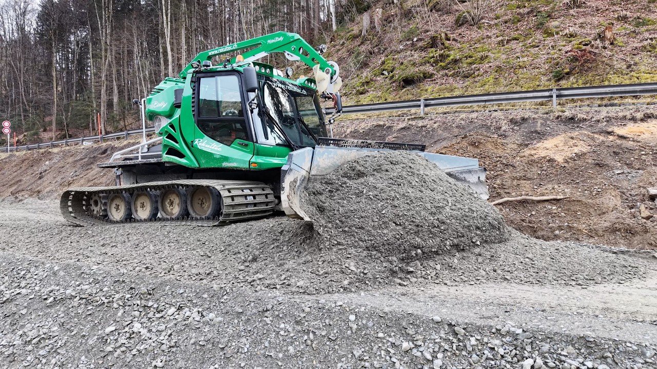 Pisten Bully beim Strassenbau 🇨🇭🚧