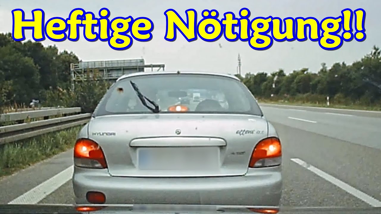 Heftig ausgebremst, Porsche-Schleicher und Auto fährt über Gehweg | DDG Dashcam Germany | #315