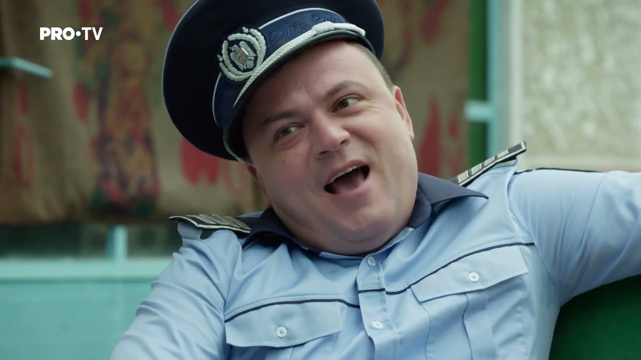 Las Fierbiniți - Robi și-a deschis talcioc... cu obiectele primăriei!