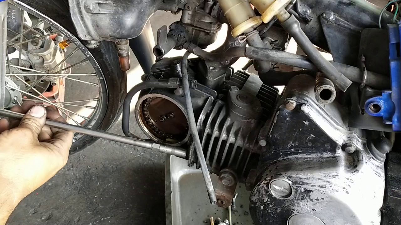 Wave 125 R เก่าควันขาวออกท่อเกิดจากอะไรครับช่าง