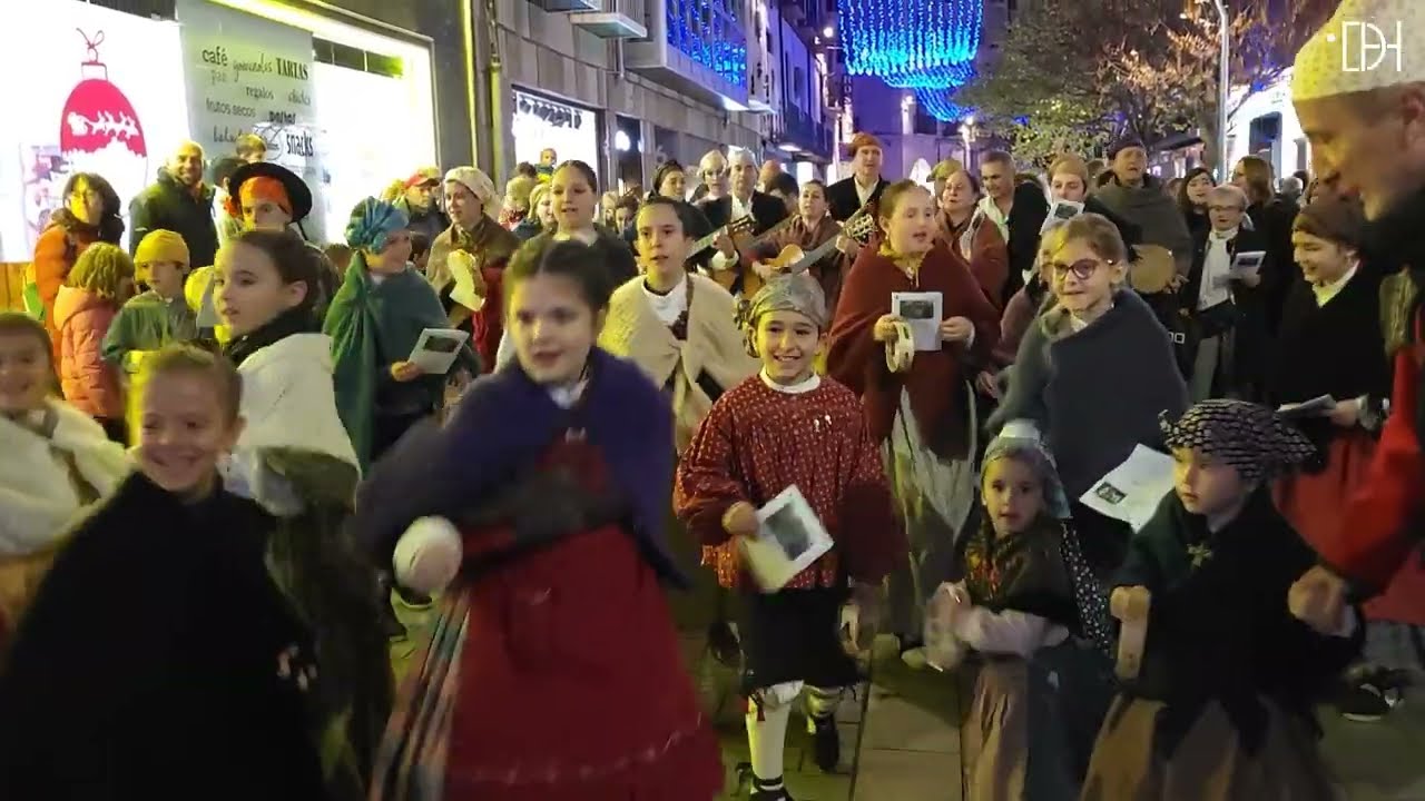 Huesca recupera la tradición con una animada Ronda-aguinaldo