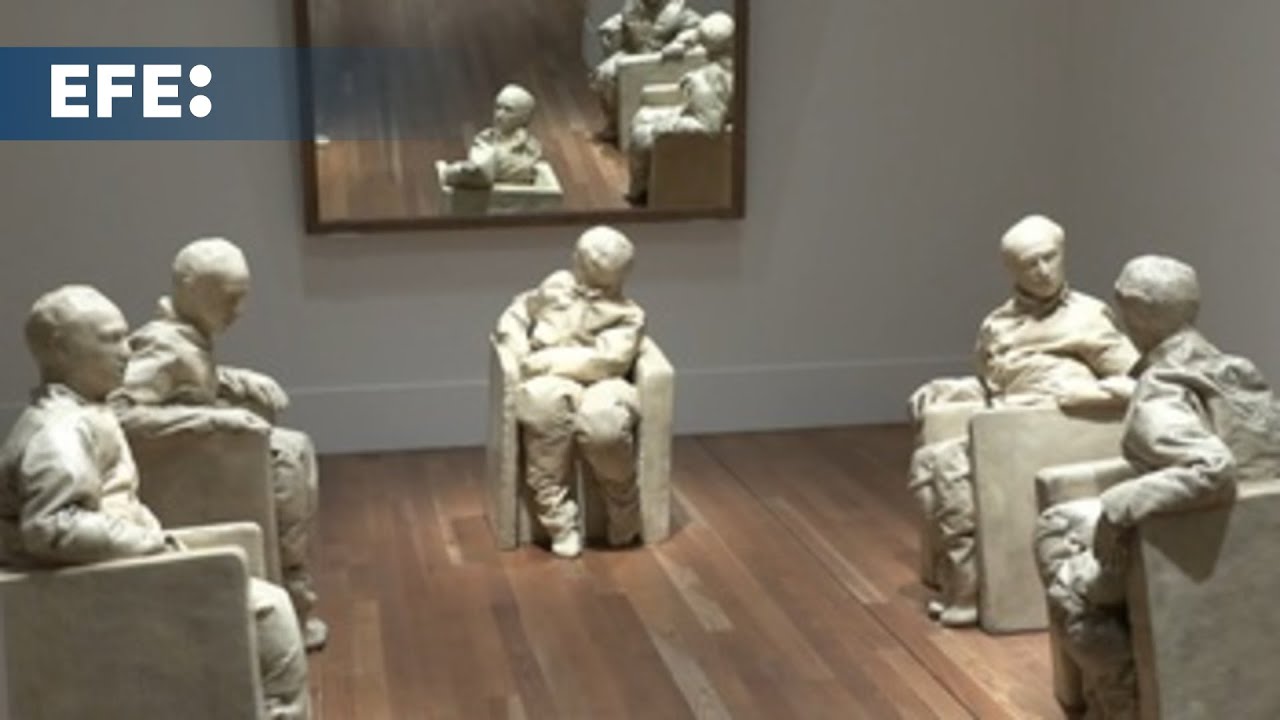 La obra de Juan Muñoz se mezcla con el público en el Museo del Prado
