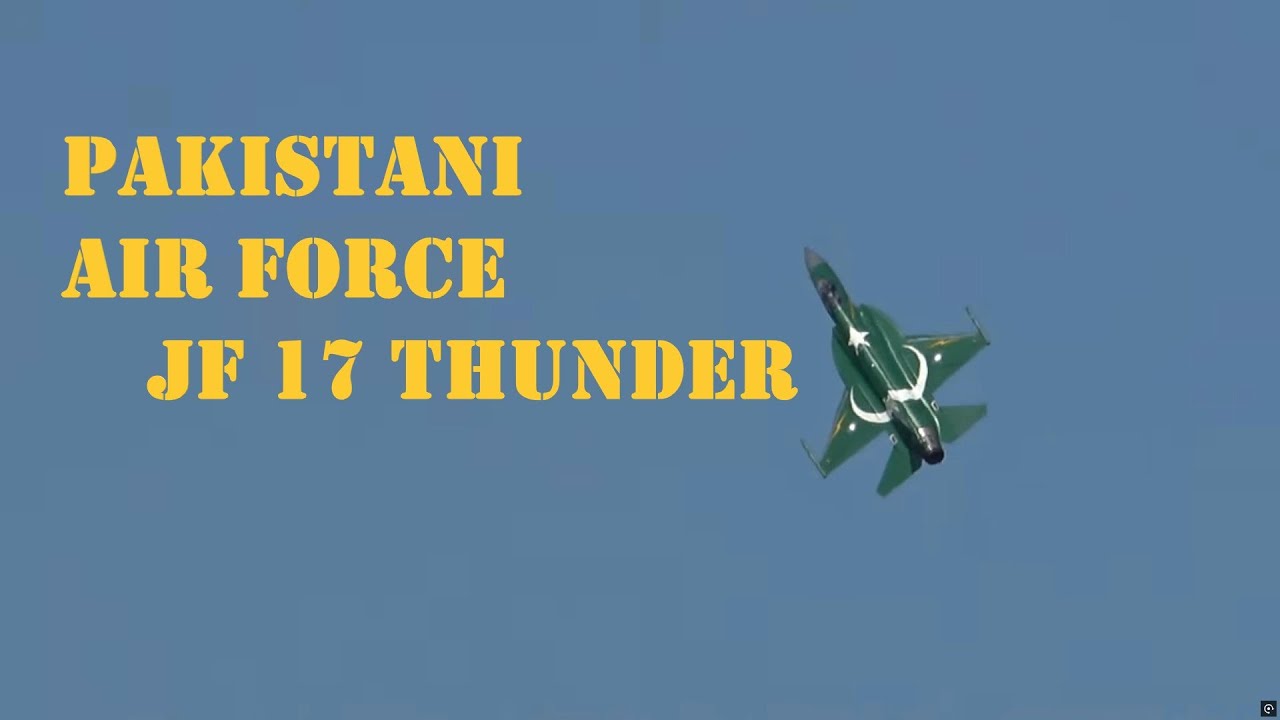 Ay yıldızlı Pakistan JF 17 si gösteri uçuşu