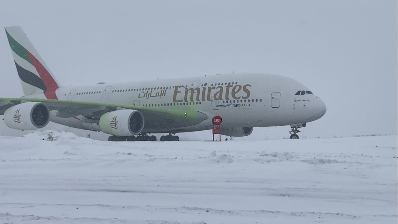 ❄️ 🌨️ A380 Blizzard Taxi and Take Off from Toronto Feb. 15, 2025 | Plane Spotting Pearson YYZ