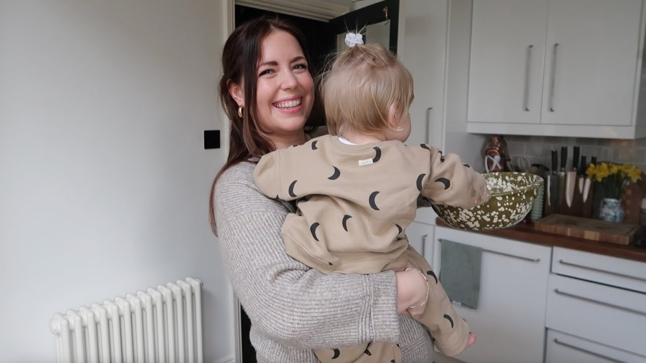 Baking bread with Dot, our bedroom renovation plans & a chatty day at home.