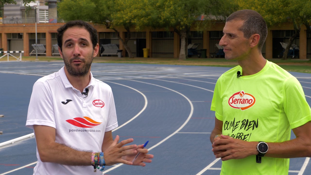 Aprendiendo de atletismo con Serrano.  400 metros lisos