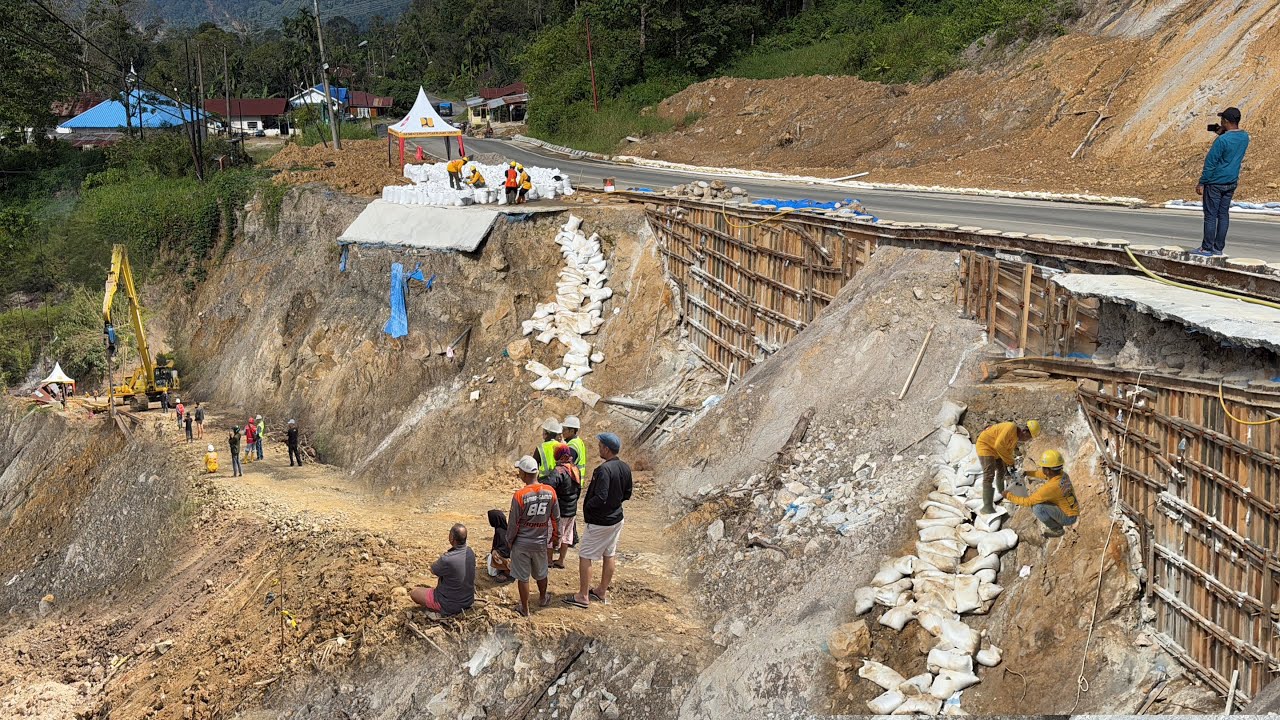 GEOTEXTILE BAG DIBENAMKAN DI BATU JOMBA & PANCANG DIRUNCINGKAN BELUM MAMPU TEMBUS !!