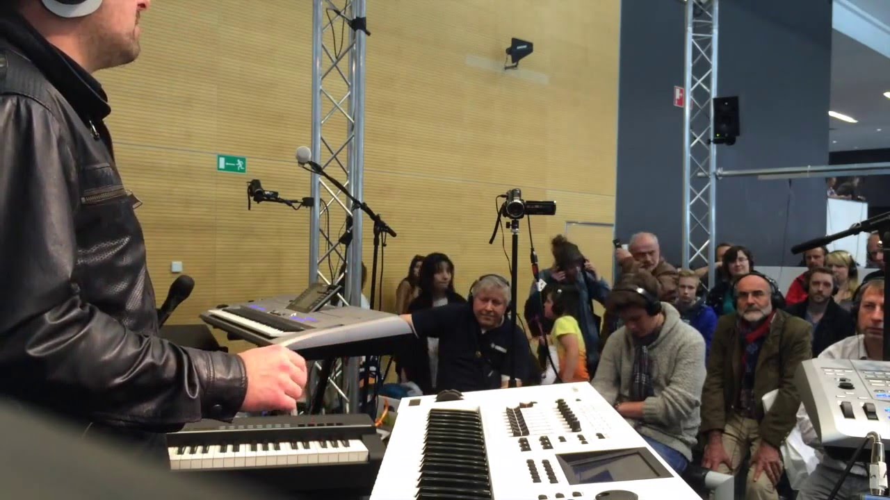 Yamaha Motif XF White - Frankfurt Musikmesse 2015 - Adrian Zalten