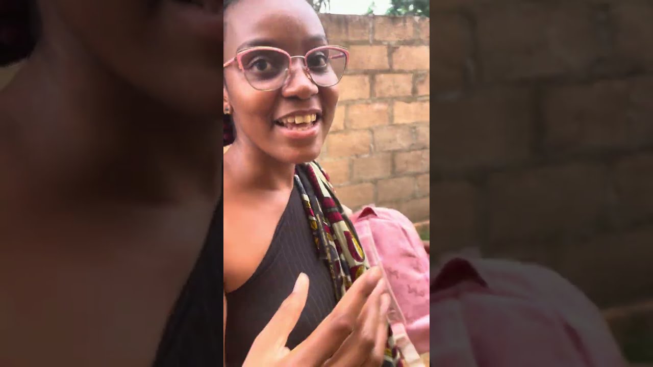 Ela falando o melhor inglês que vocês vão escutar na vida😂😂 #casalhumor #fypシ #viralvideo