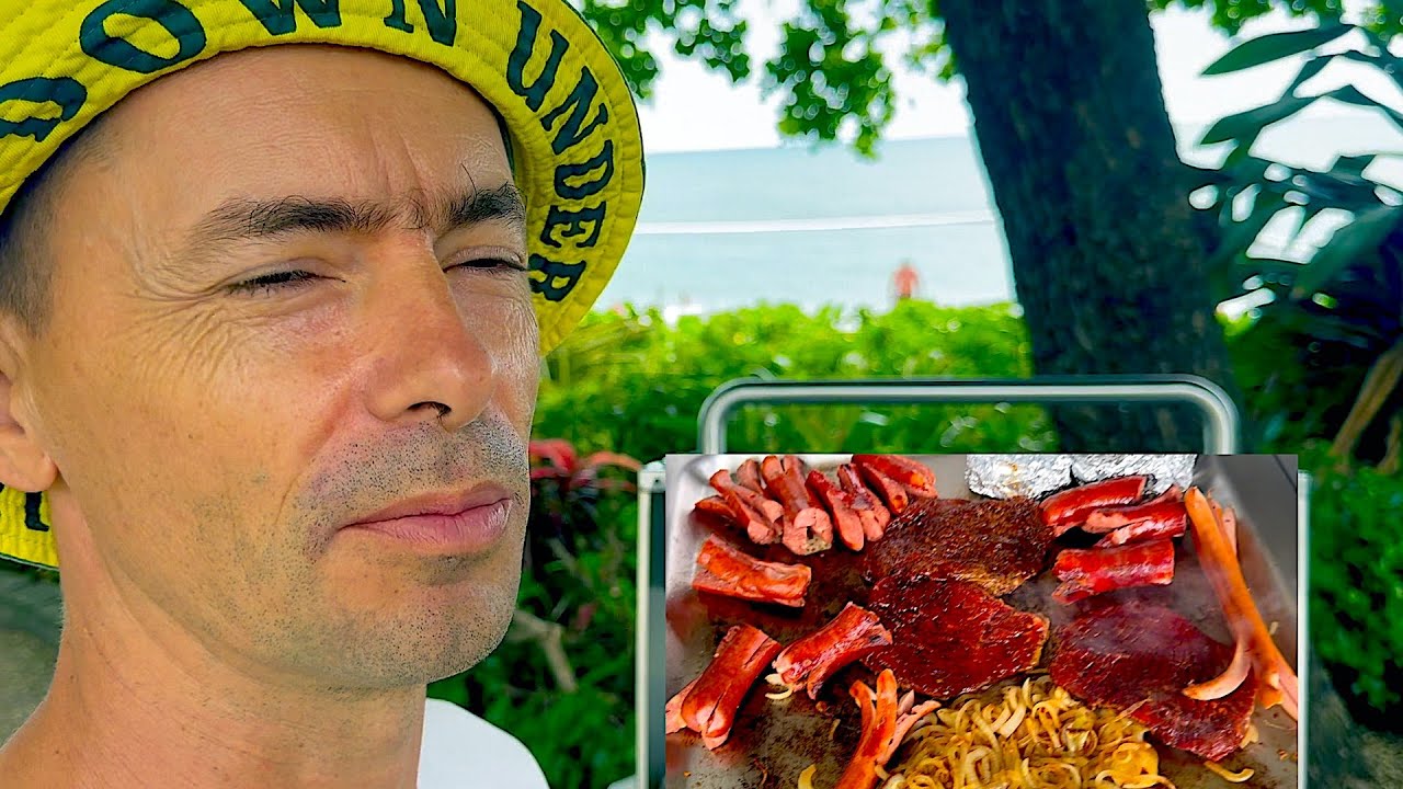 Vráťa z Austrálie opéká voňavé maso na grilu