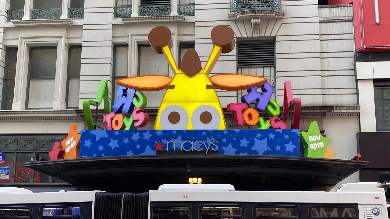 НОВЫЙ магазин Toys R Us ОТКРЫВАЕТСЯ на Манхэттене, Нью-Йорк!!! Видеообзор и пошаговое руководство!