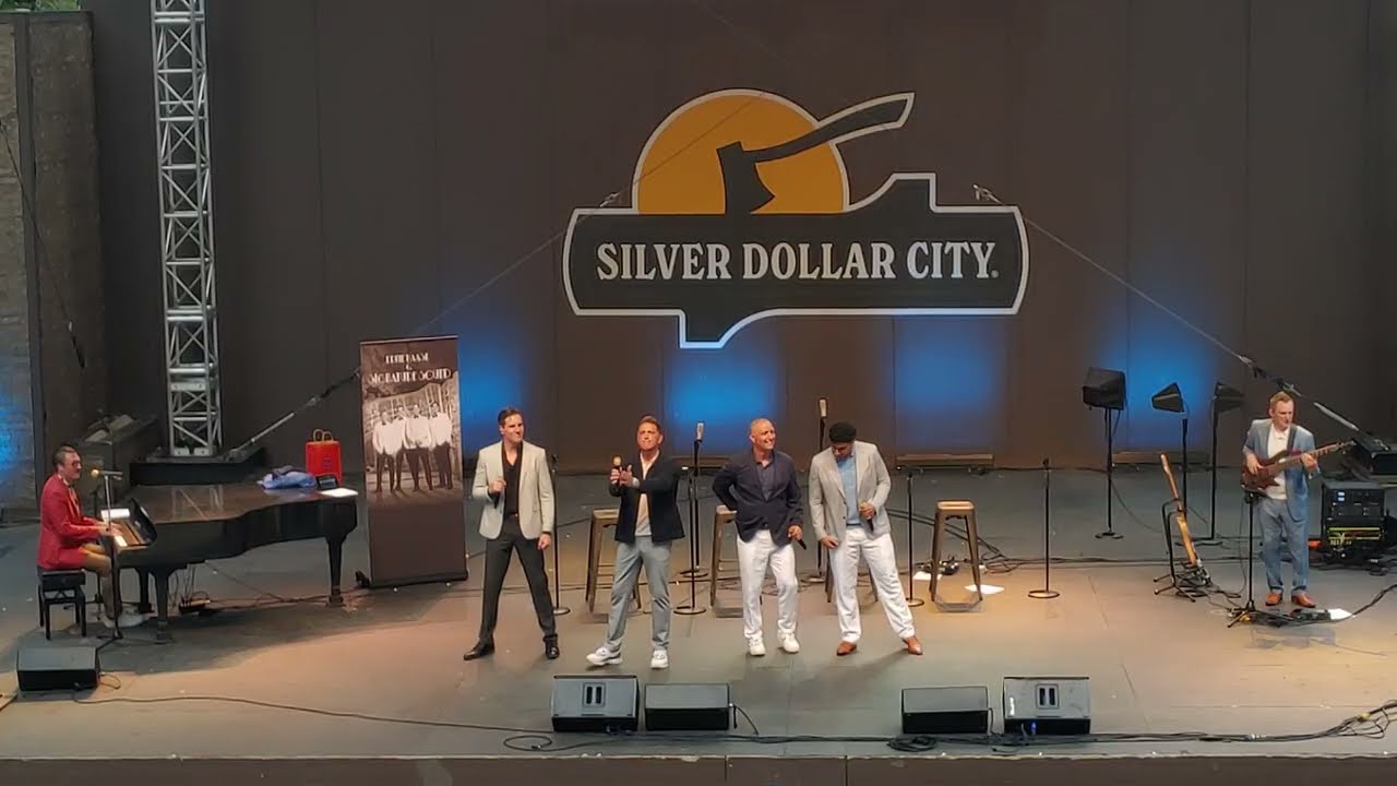 Ernie Haase & Signature Sound - When Johnny Comes Marching Home