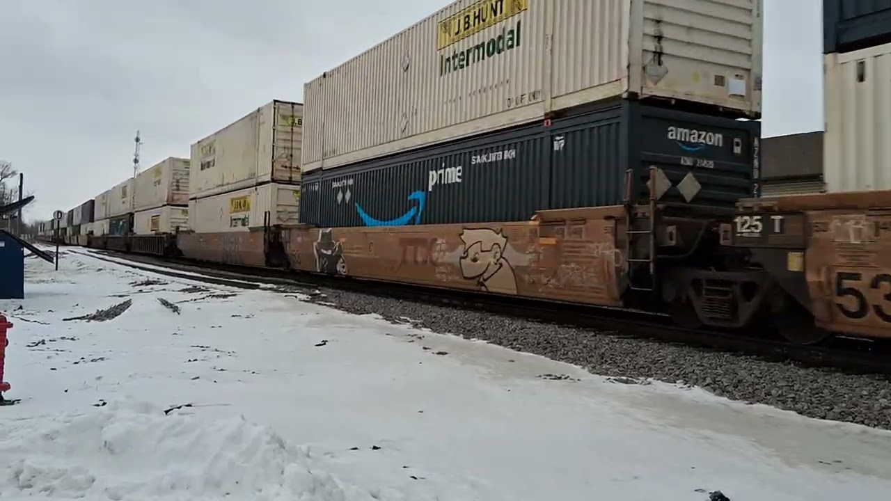 Nice K5HL ! BNSF 5850 rolls through Downtown Coal City, IL 