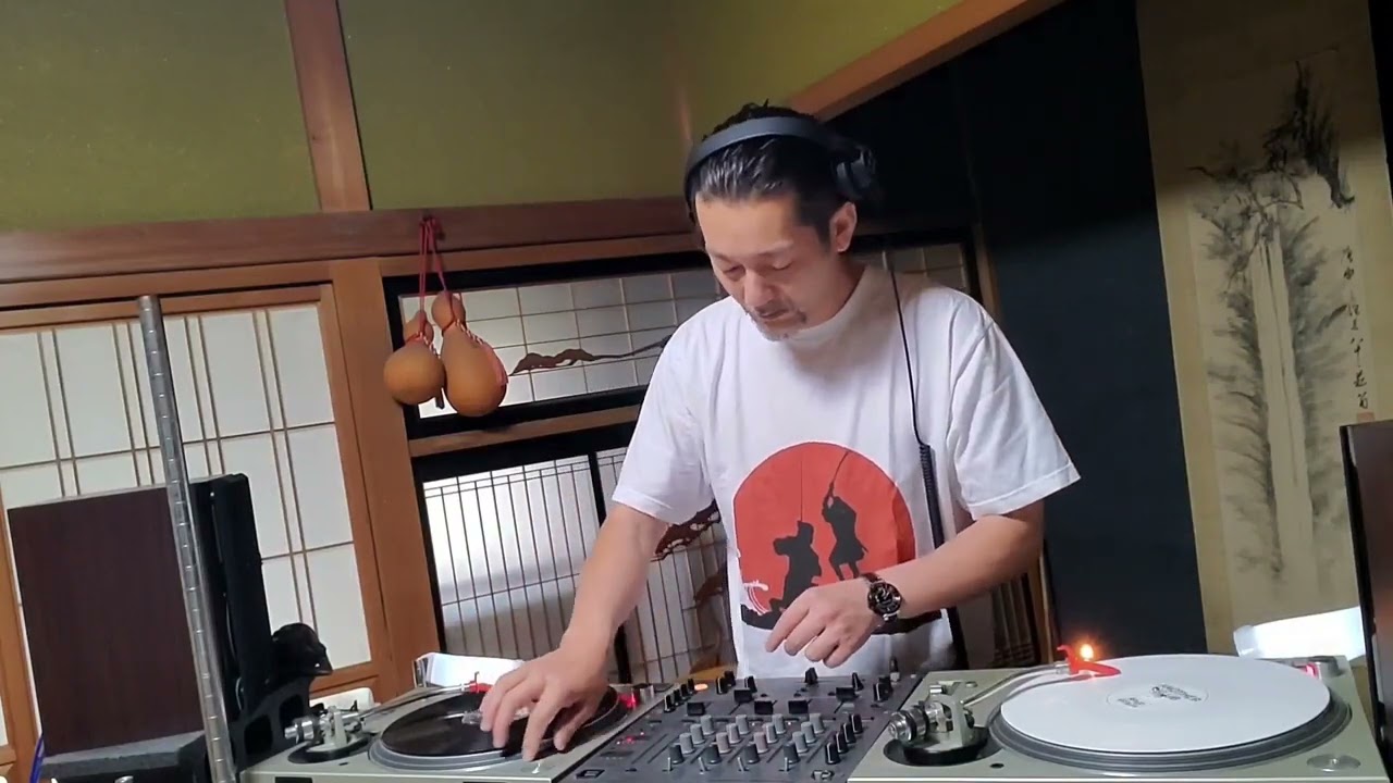 The beginning of latest Dark Techno Vinyl set. #techno #djkosuke #darktechno