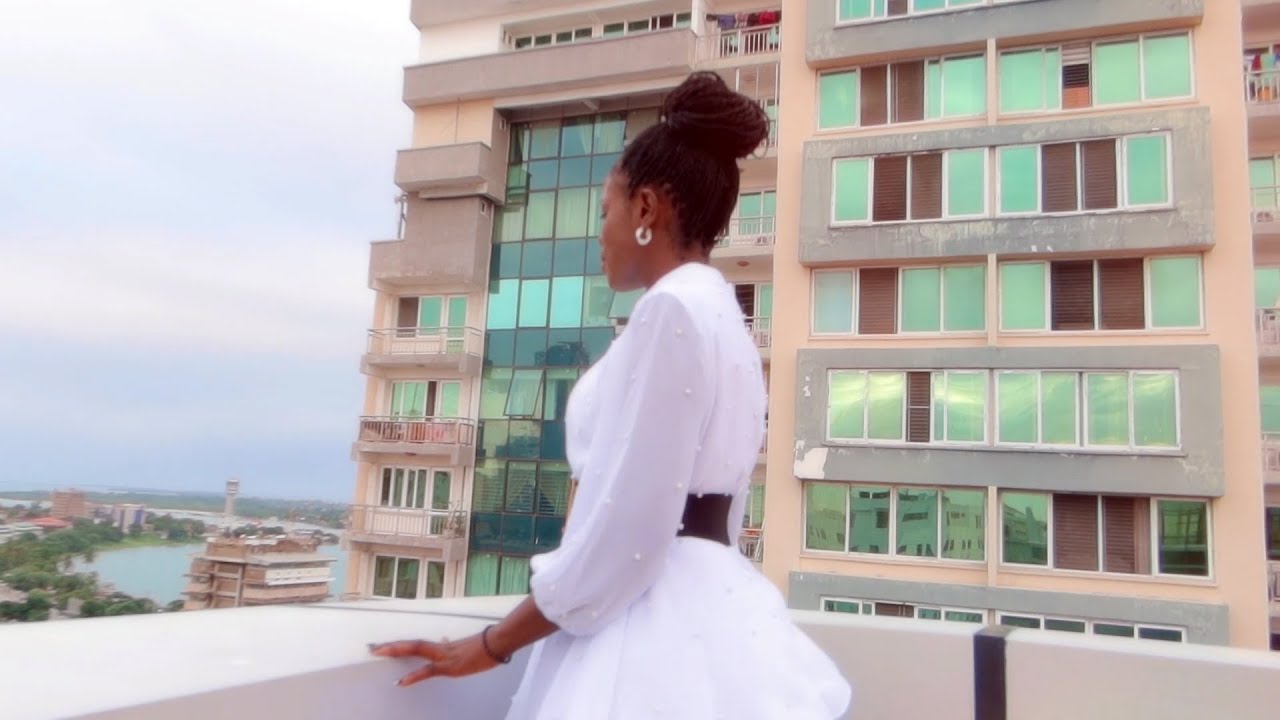 Aimee Kalumbu Jehovah Jire (official musuque et video)