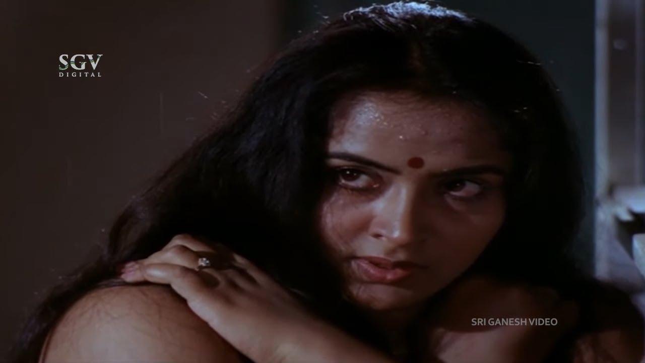 CM Chandru removed Lady Police dress and push put | Ranachandi Kannada Movie Scene | Radha