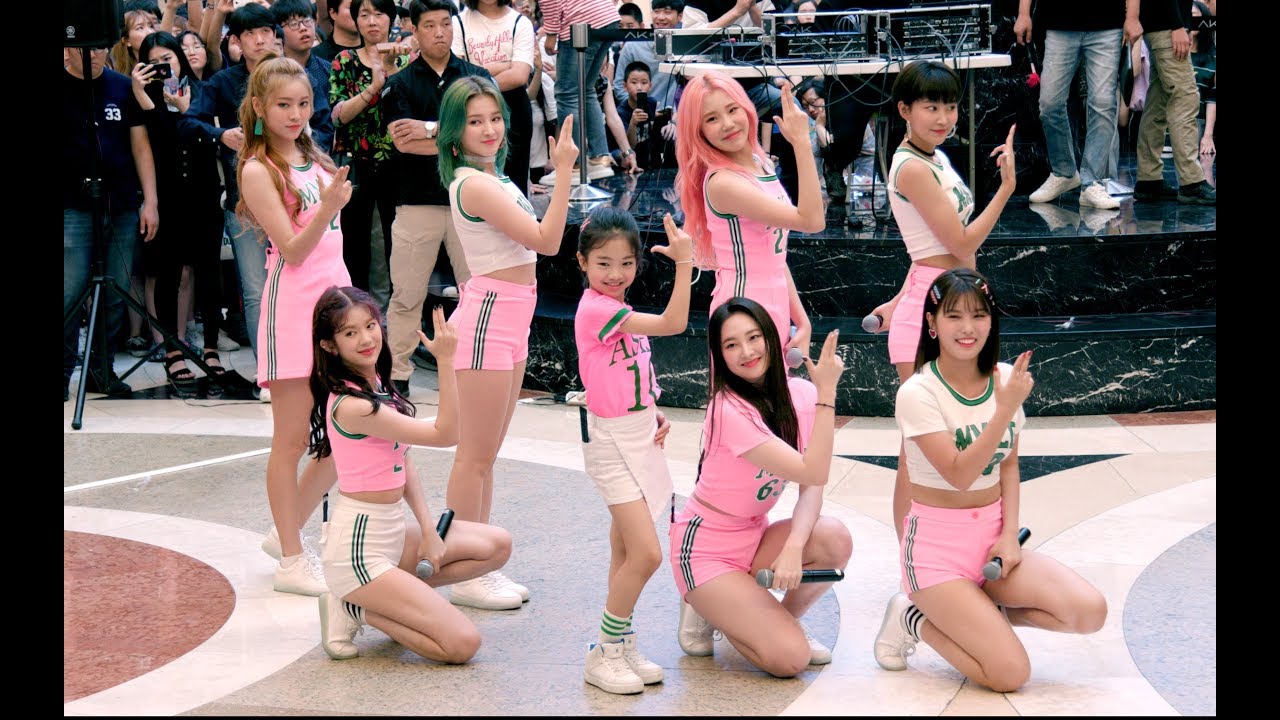 모모랜드 (Na Haeun) x (Momoland) (BAAM) (배앰) 앵콜,분당 뮤비 조회수 2500만 공약 게릴라 공연@180708
