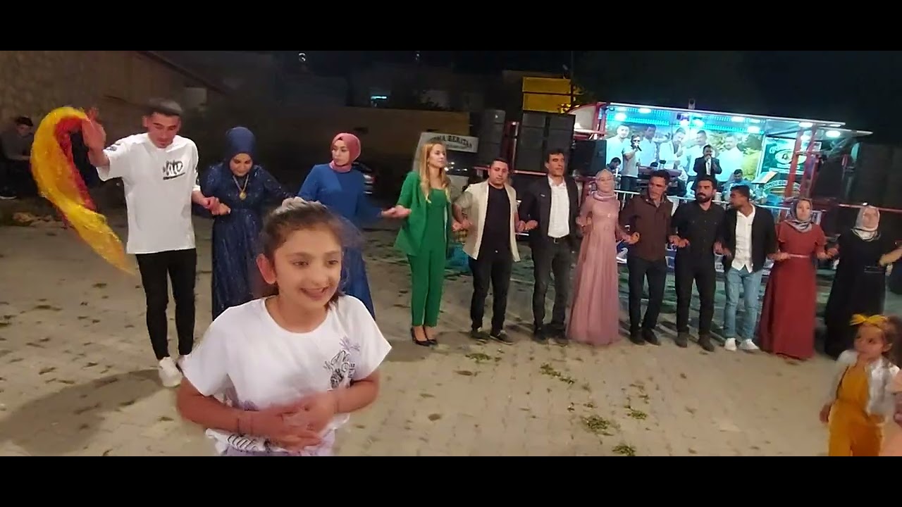 AKDURAK KÖYÜNDE DENİZ VE HÜSEYİN'İN DÜĞÜN TÖRENİNİ SAĞ-SALİM BİTİRDİK