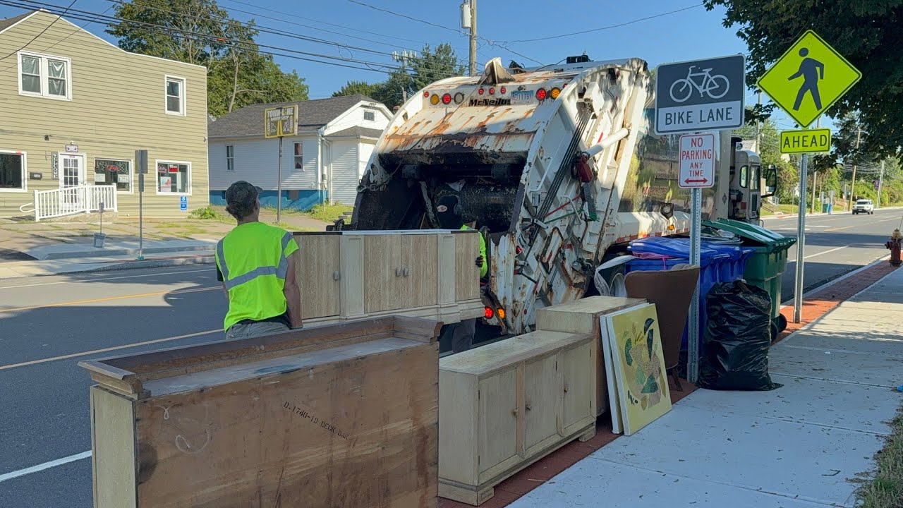 Garbage Truck VS Bulky Trash Collection 
