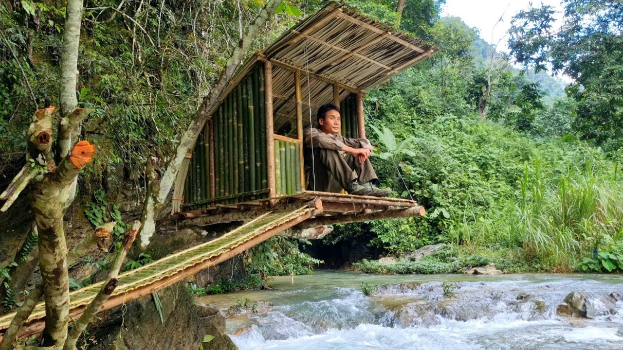 Building a house on the river creates a cool shelter for 7 days with bamboo