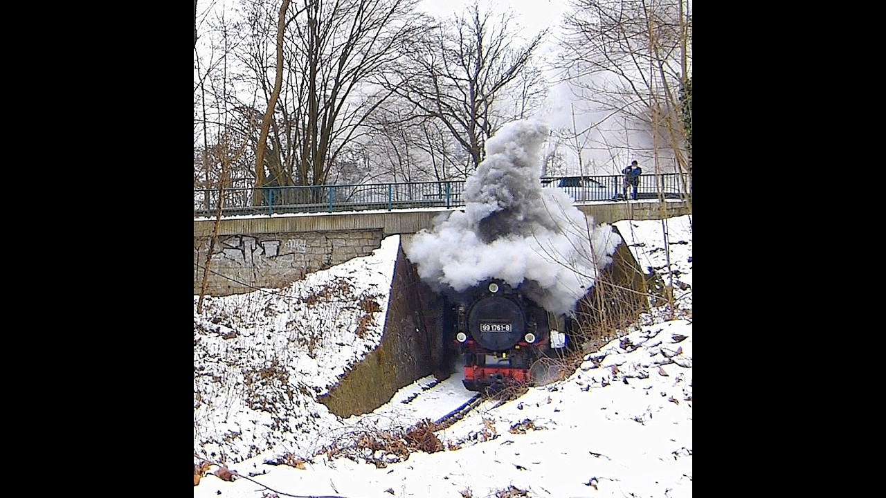 Brückentage im winterlichen Lößnitzgrund - Dampflok 99 761 bei der Arbeit !