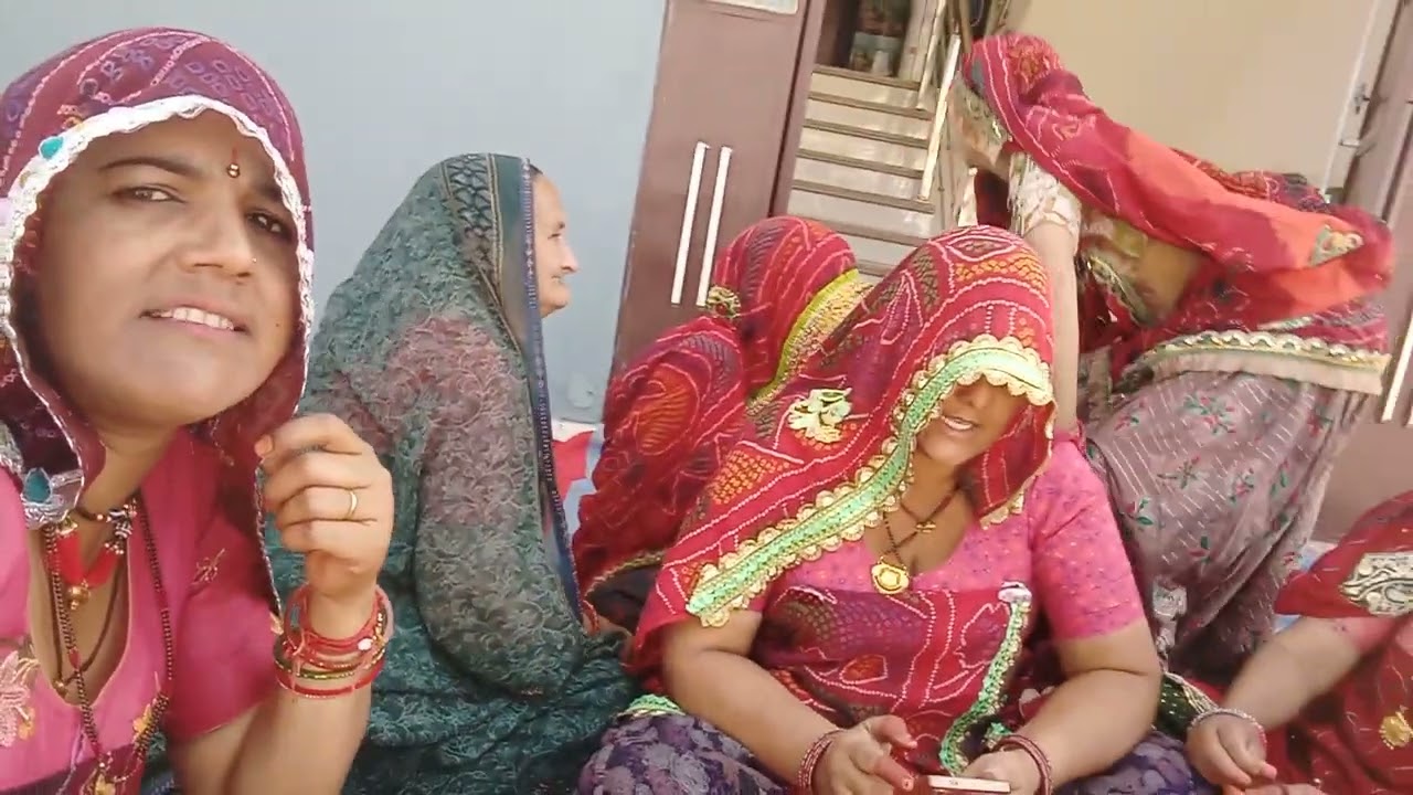 मंगोडी च्युटने पर गाया जाने वाला गीत बन्नी बन्नाकी शादी में 