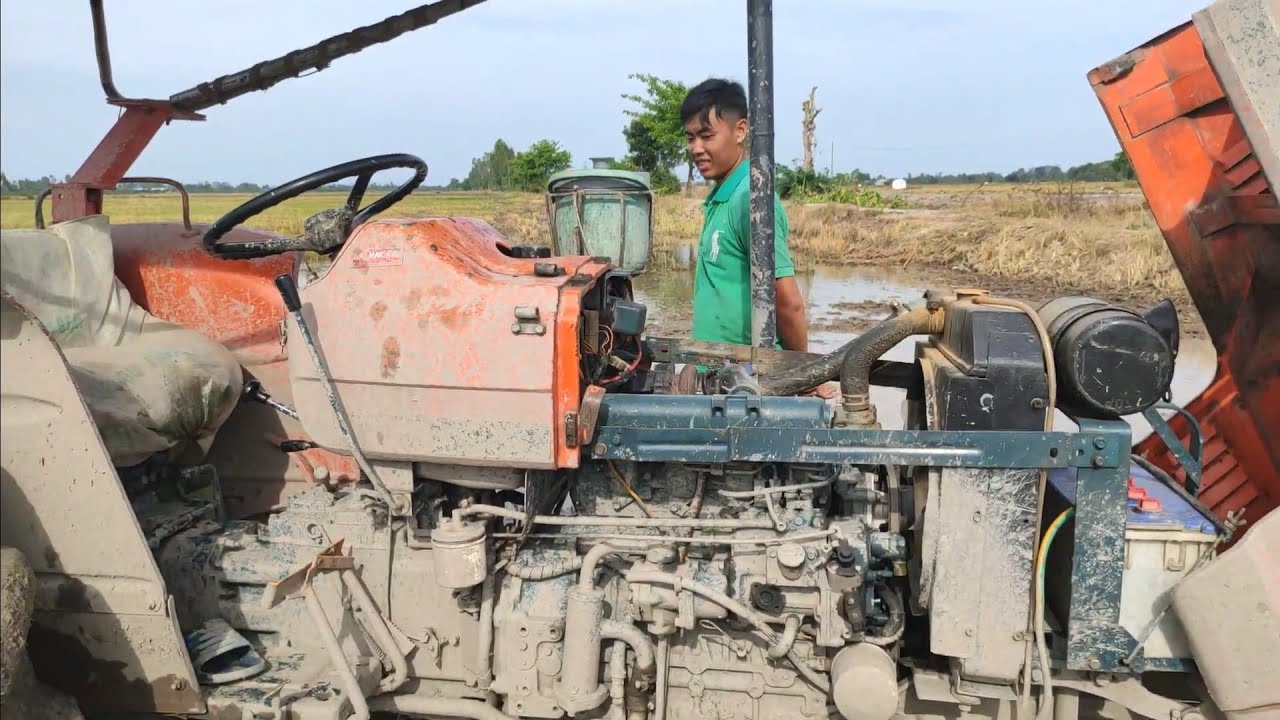 máy cày Kubota 3001 DT độ động cơ DC70