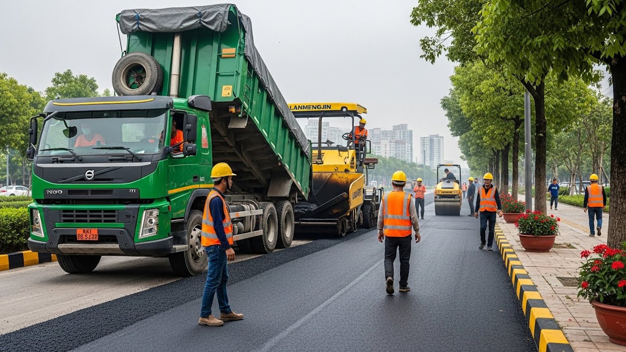 World's Largest Asphalt Paving Machines In Process. Road Building, Asphalt Layer Technique