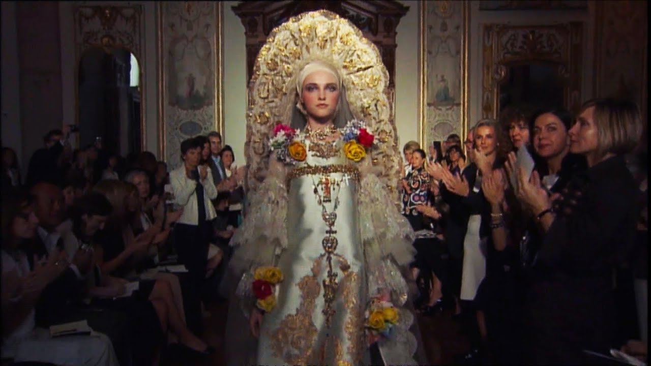 fashiontv | FTV.com - PARIS HC F/W 09-10-CHRISTIAN LACROIX SHOW