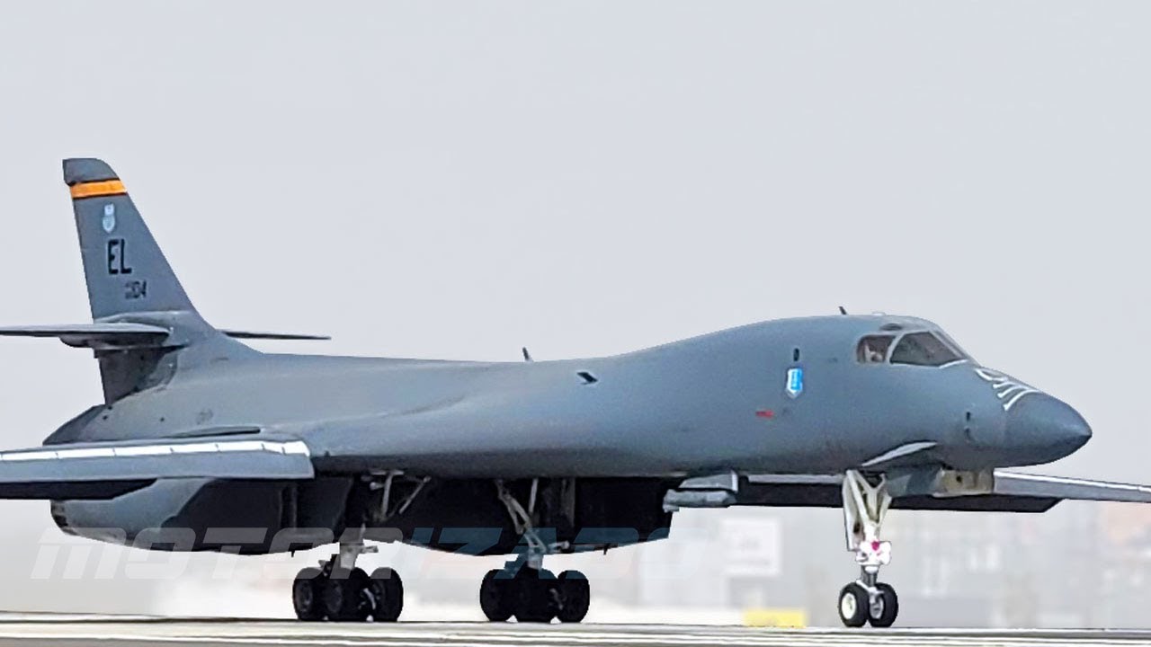 Самолет B1-B Lancer Взлет, ВВС США