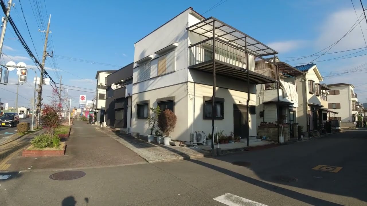 Walking to Nishikinohama Station no Trash at all