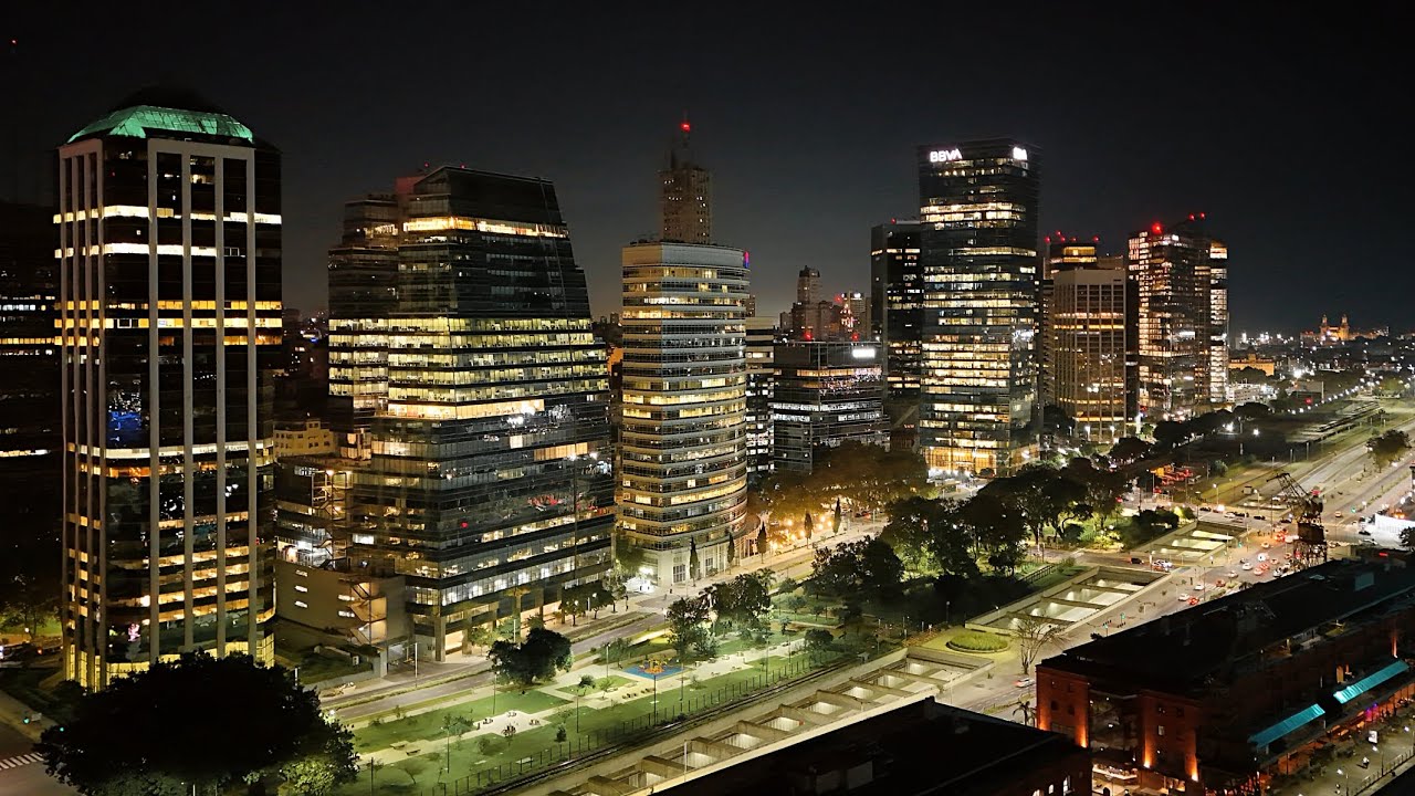 Catalinas en la noche y desde el aire - Buenos Aires - Abril 2025