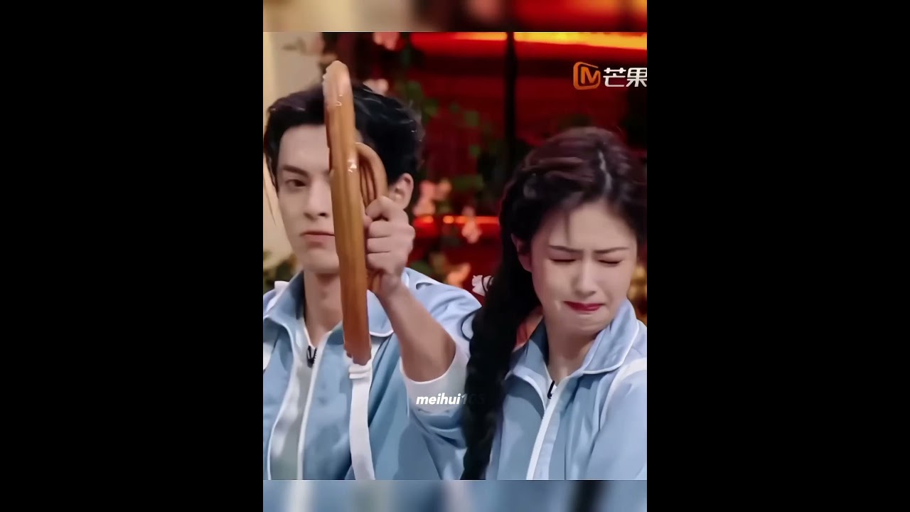 Never ending water fights between Bai lu & Qin xiaoxian 🤣🤣#bailu#hellosaturday #victorqin#dylanwang