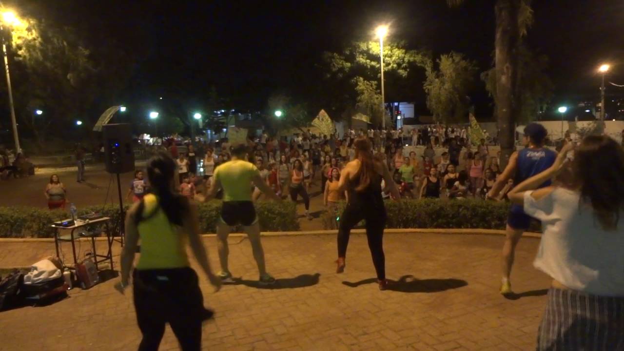 El Meneaito Tao Tao Zumba - Professora Adriana Angel