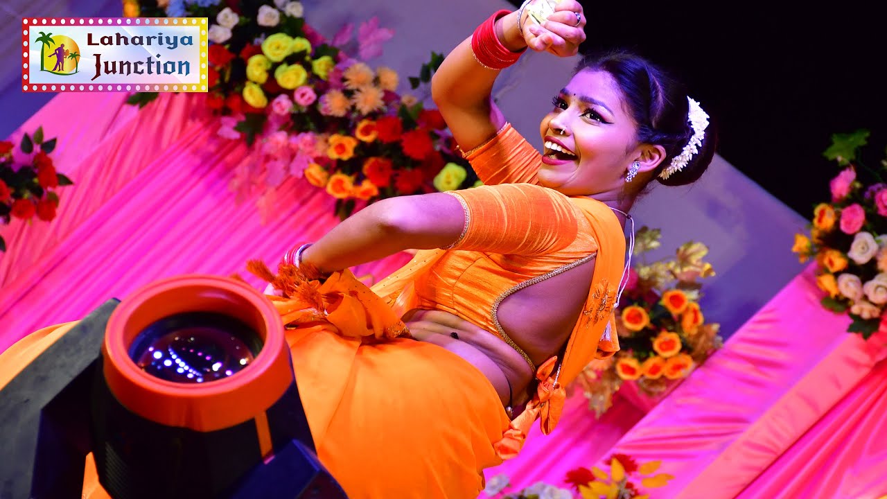 #Chandni Paswan कमर मे परेशानी बा || Kamar Me Pareshani Ba - Stage Program 2025