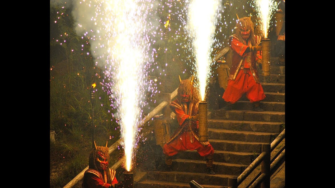 Japanese Devil Fireworks - Oni Hanabi 地獄の谷の鬼花火