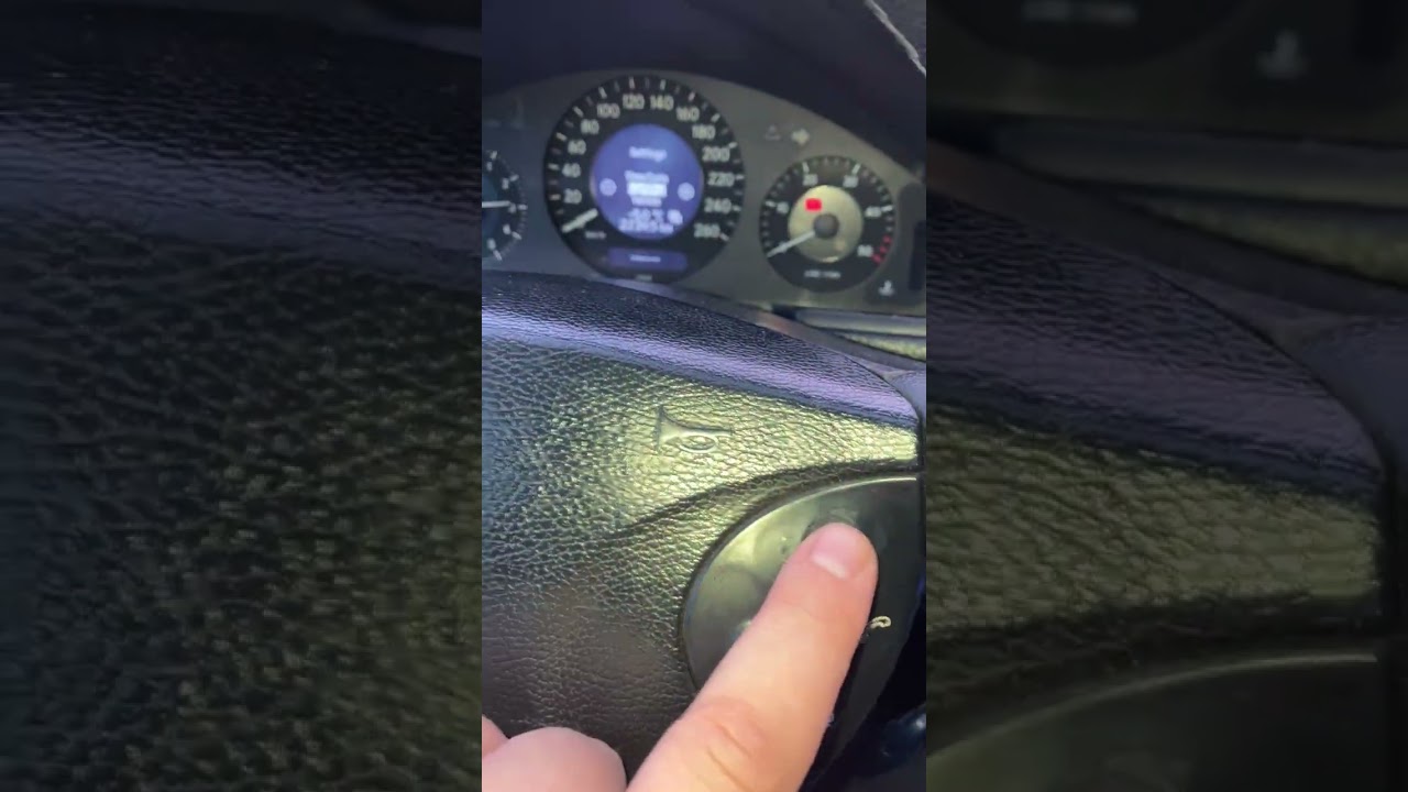 Як налаштувати годинник в Мерседес w211 e270 коли немає штатної магнітоли 