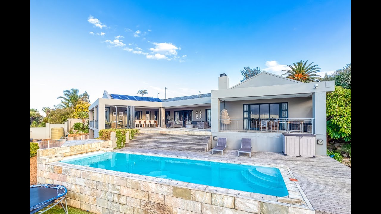 5 Bedroom House For Sale in Welgemoed, Cape Town