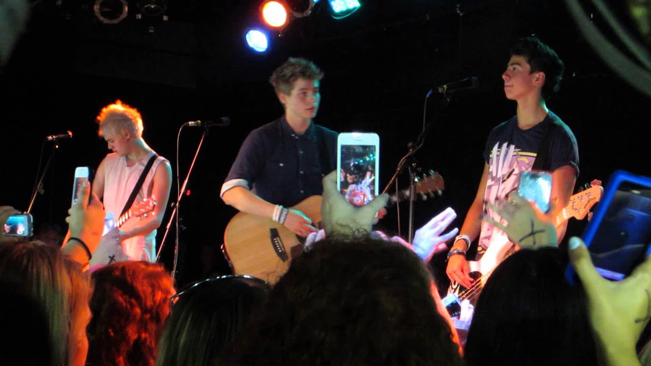 5 Seconds of Summer - Over and Over - Chicago Acoustic Show - 7/15/13