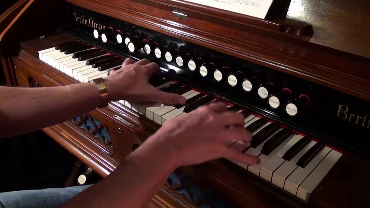 Jingle Bells (2017 Christmas Collection) - Berlin Reed Organ