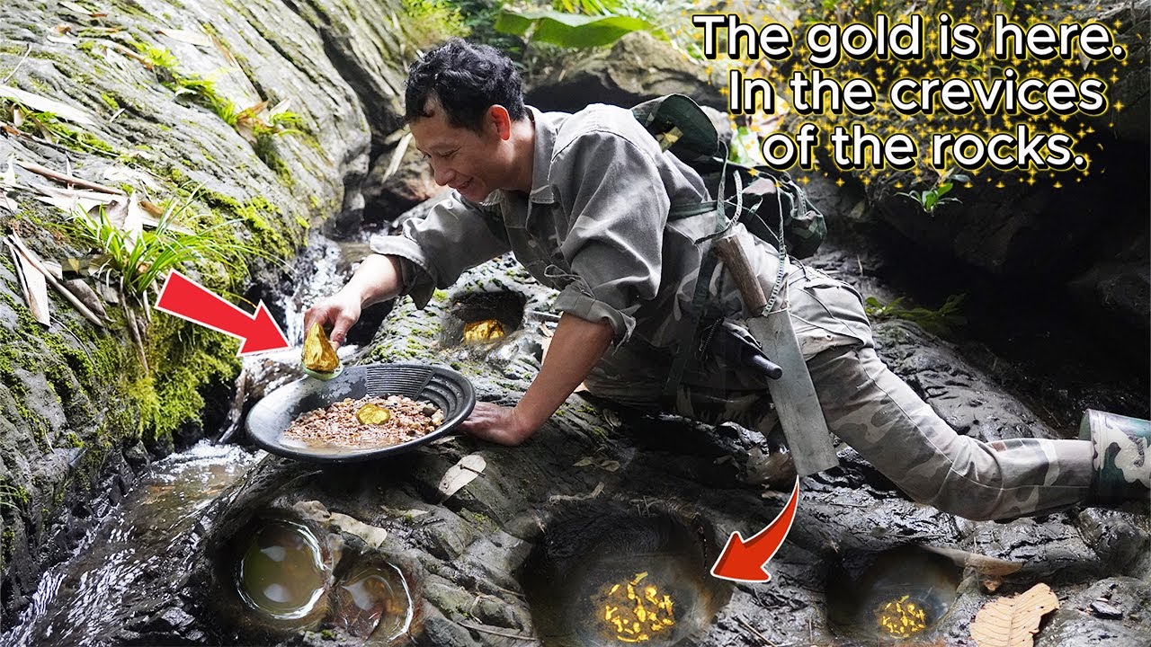 Gold is discovered in rock pits during the dry season. VN.GOId(SAM)